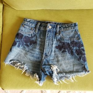 A&F embroidered shorts